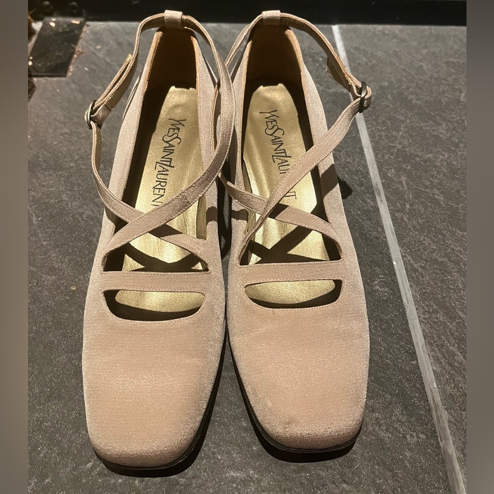 Yves Saint Laurent leather shoes